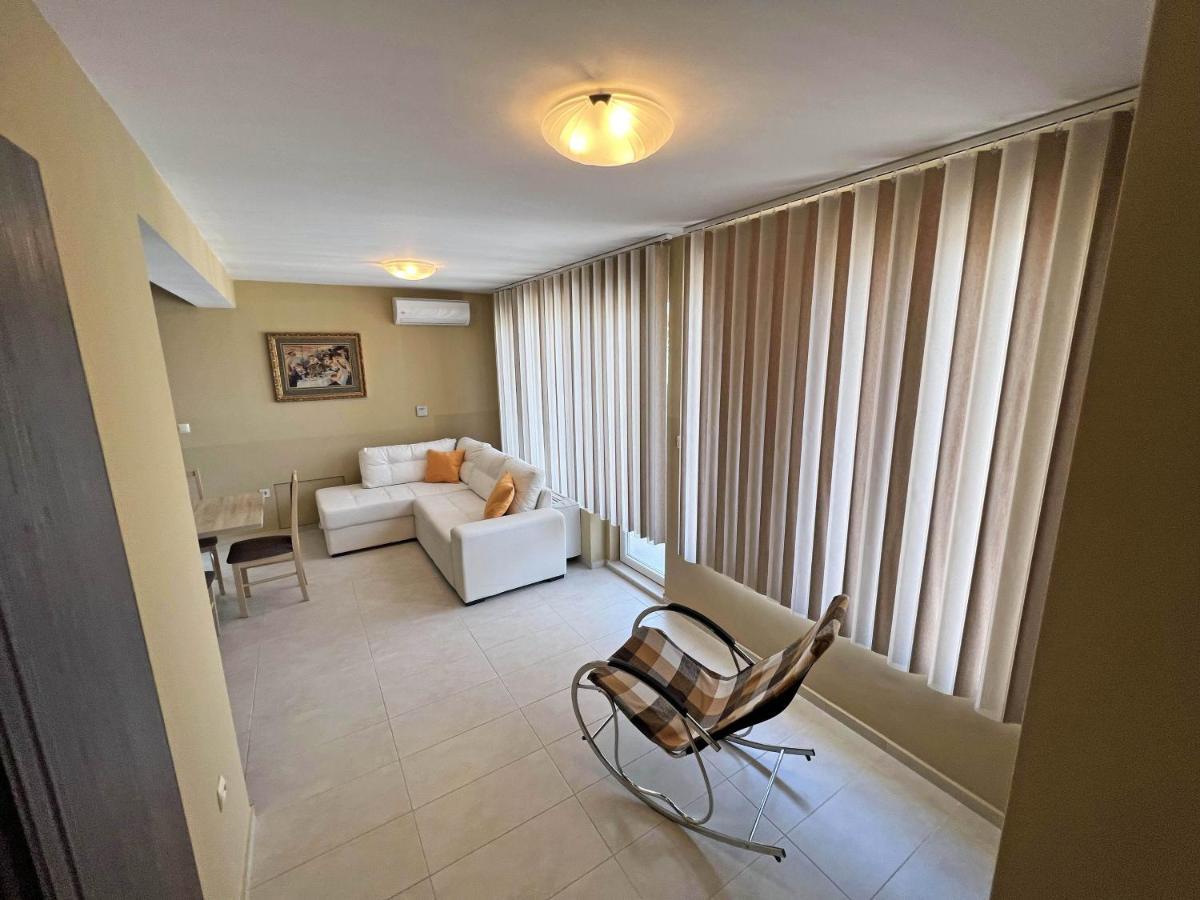 Valemar Apartments Поморие Экстерьер фото