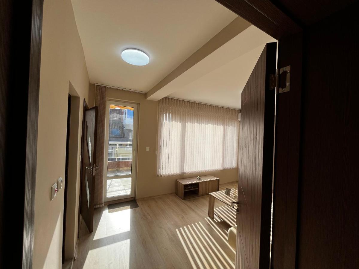 Valemar Apartments Поморие Экстерьер фото